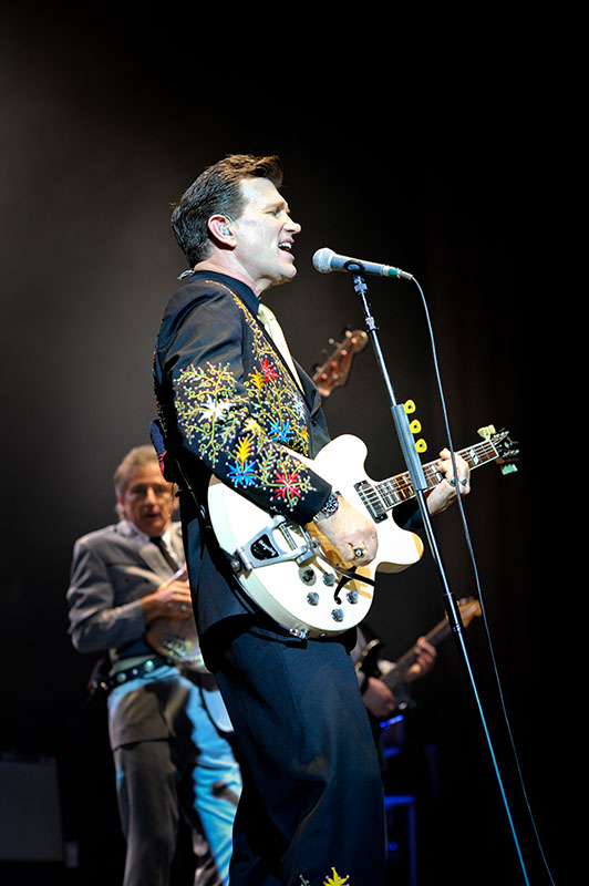images of Chris Isaak (2)