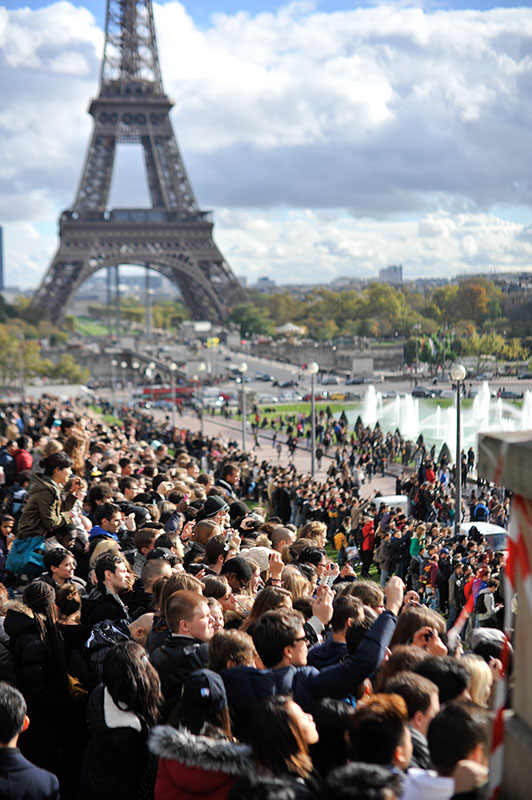 ‘Gangnam Style’ Paris flashmob (11)